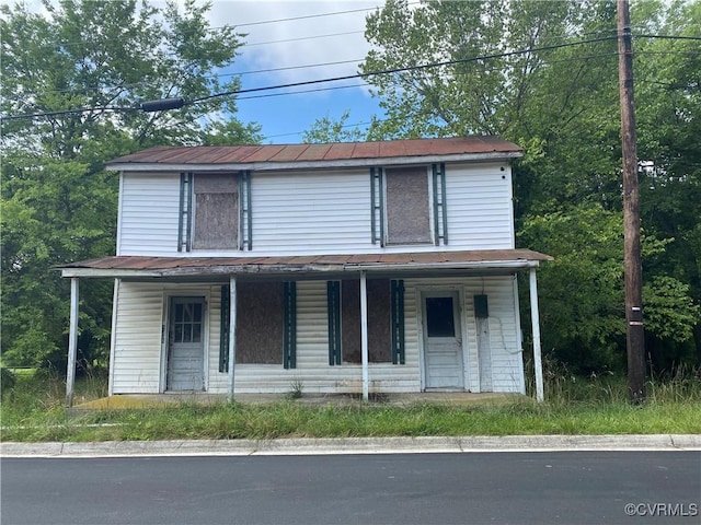 front facade featuring a porch