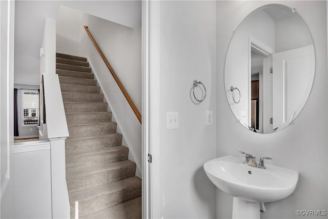 bathroom featuring sink