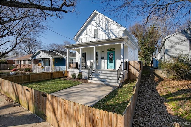 view of front of house featuring a porch