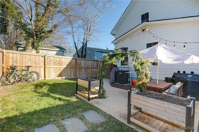 view of yard featuring cooling unit