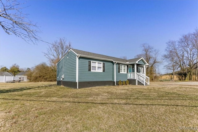 view of front of property with a front yard