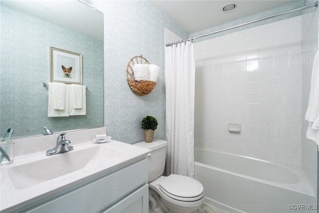 full bathroom with shower / bath combination with curtain, vanity, and toilet