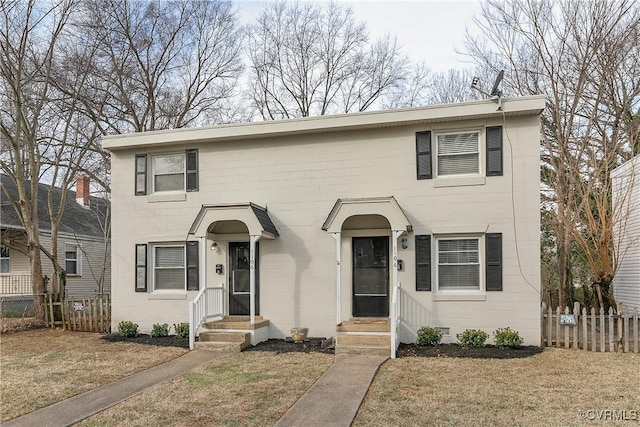 view of front facade featuring a front yard