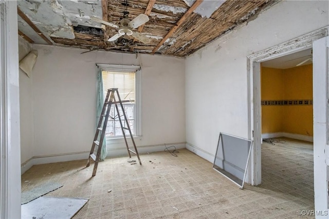 empty room with ceiling fan