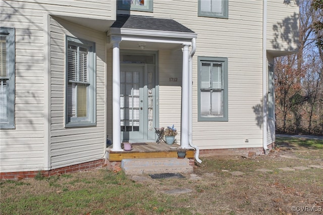 doorway to property with crawl space