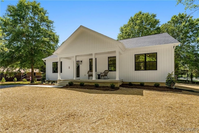 view of front of home featuring a porch