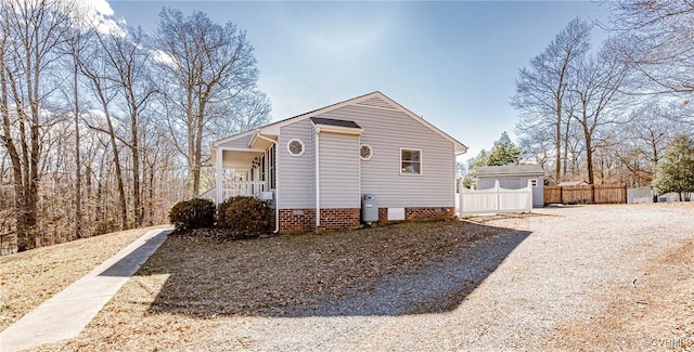 view of front of home with an outbuilding