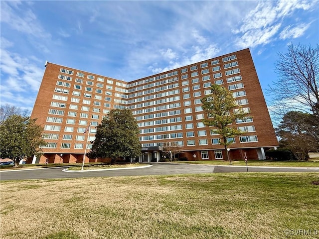 view of building exterior