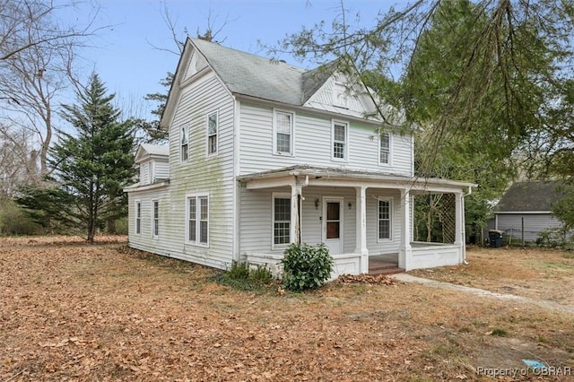 view of front of property featuring a porch