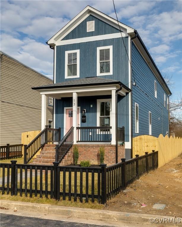 view of front of property with covered porch