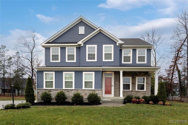 view of front facade featuring a front lawn