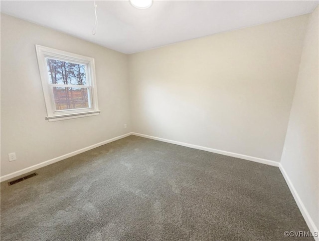 view of carpeted spare room