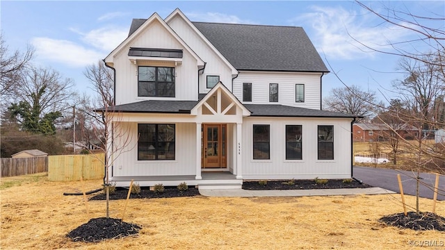 view of modern farmhouse style home