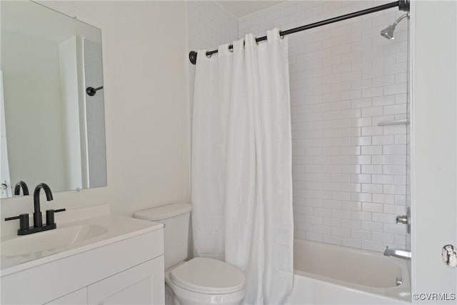 full bathroom featuring vanity, toilet, and shower / bath combo