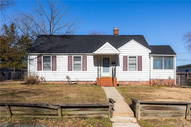 view of front of property featuring a front yard