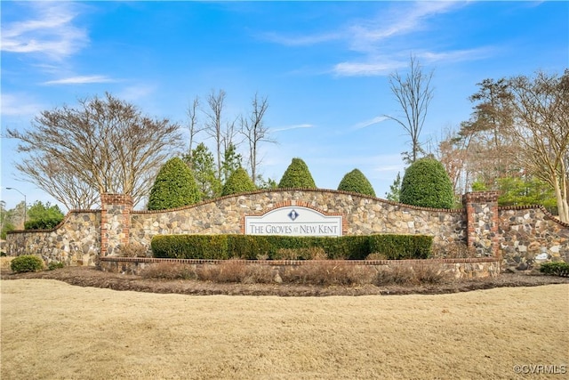 view of community / neighborhood sign
