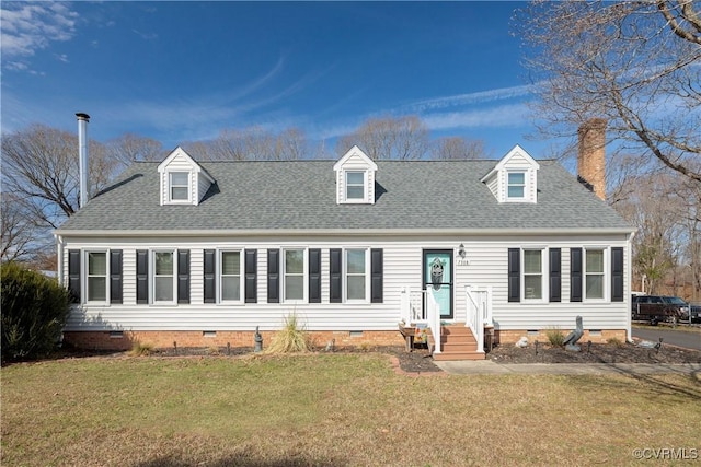 cape cod house with a front lawn, crawl space, and a shingled roof