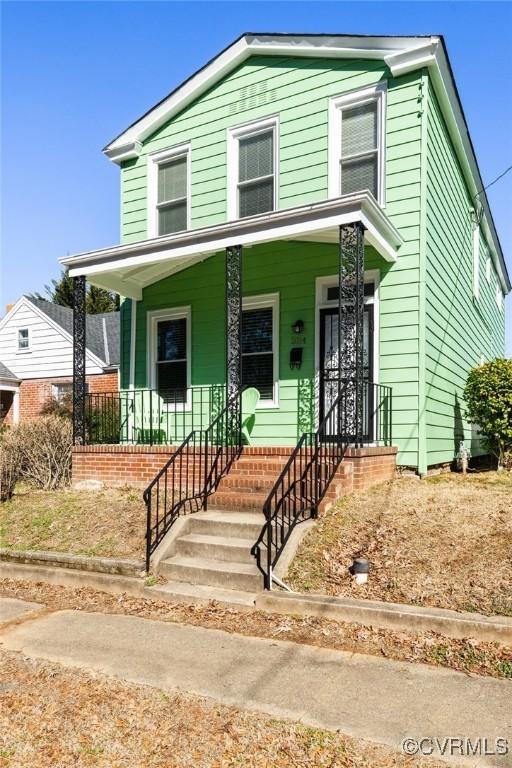 view of front of house with covered porch