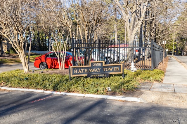 view of community / neighborhood sign