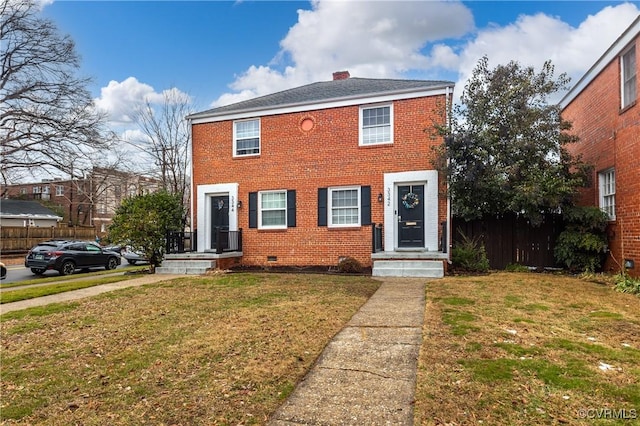 view of front of house featuring a front lawn