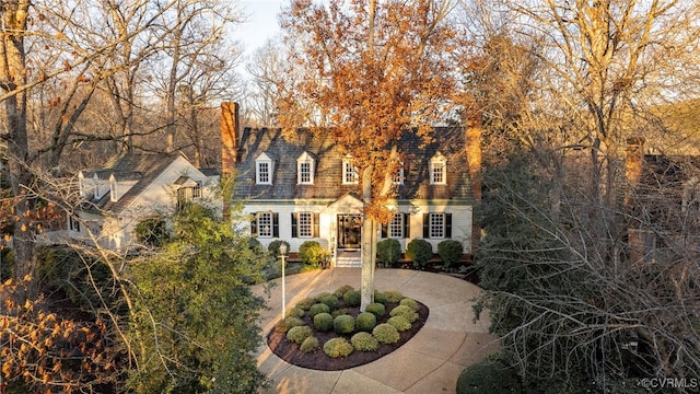 view of front of house featuring driveway