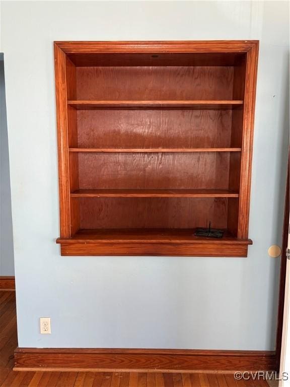 room details featuring baseboards