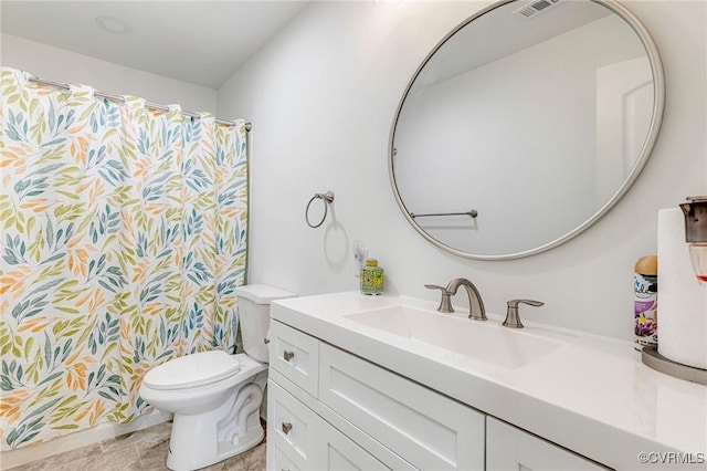 bathroom with a shower with curtain, toilet, visible vents, and vanity