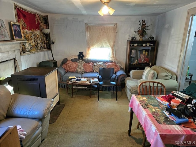 1566 Ballsville Rd, Powhatan, VA 23139 - living room featuring a ceiling fan
