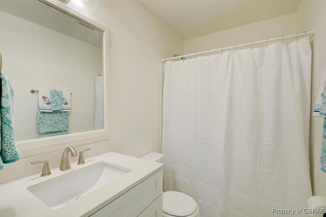5475 Crany Creek Dr, Gloucester, VA 23061 - full bath with toilet, vanity, and a shower with curtain
