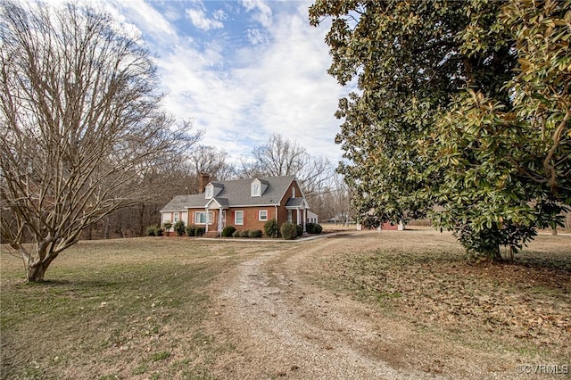 view of front of house featuring a front yard