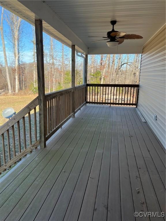 deck with a ceiling fan