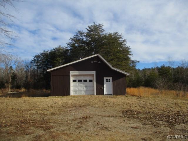 view of detached garage