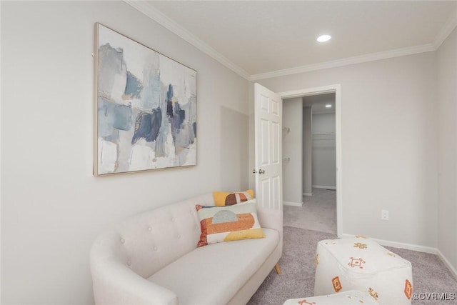 living area with baseboards, ornamental molding, carpet flooring, and recessed lighting