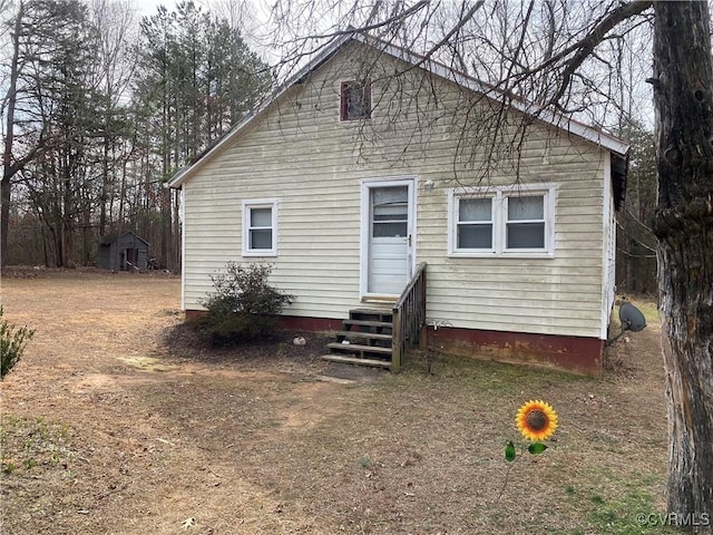 view of front of property featuring entry steps