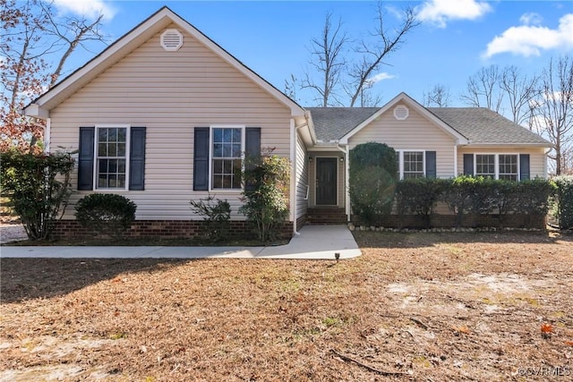 ranch-style home with entry steps and crawl space