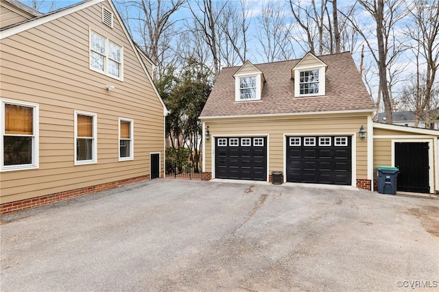 view of detached garage