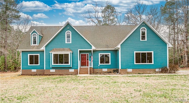 view of front of house featuring crawl space, a front lawn, and roof with shingles