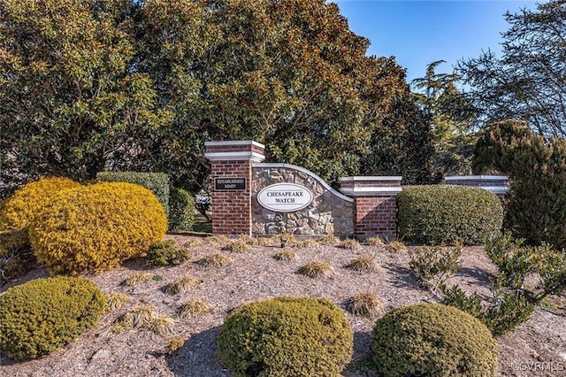 view of community / neighborhood sign