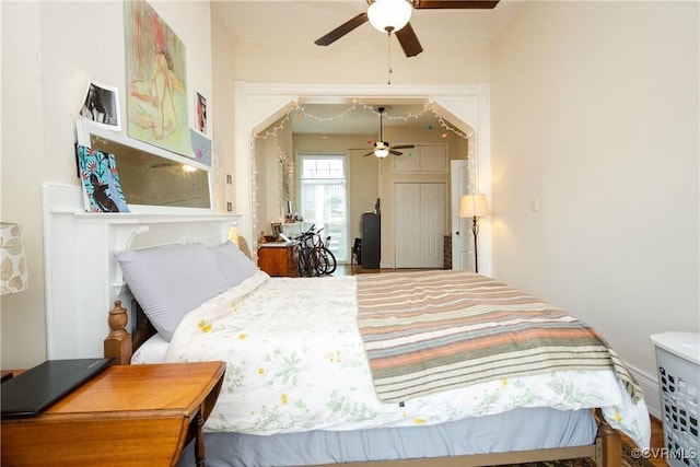 bedroom featuring a ceiling fan