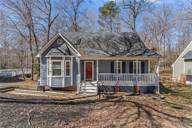 view of front of property featuring covered porch