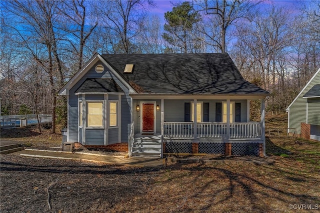 view of front facade with covered porch