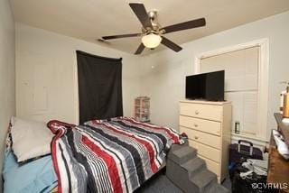 bedroom with a ceiling fan