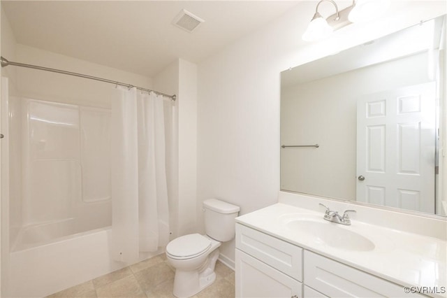 full bath featuring tile patterned flooring, visible vents, toilet, shower / bath combination with curtain, and vanity