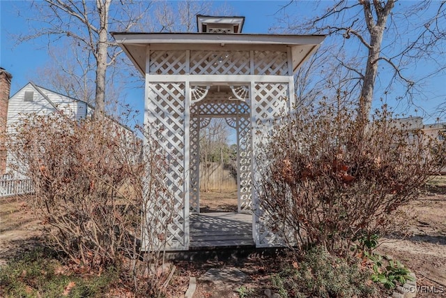 exterior space featuring fence