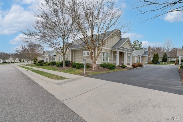 view of front of home featuring a residential view