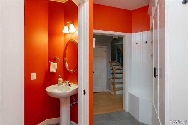 bathroom featuring a sink