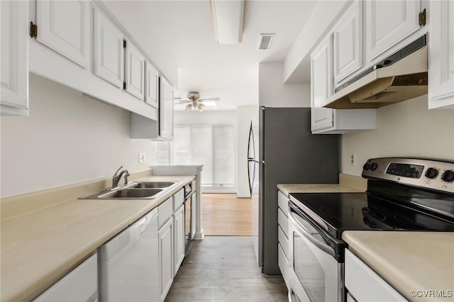 kitchen featuring visible vents, under cabinet range hood, a sink, stainless steel electric range, and dishwasher