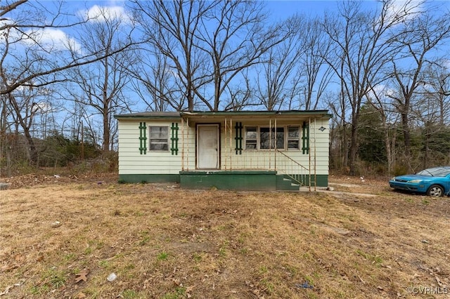 view of front of property featuring a porch