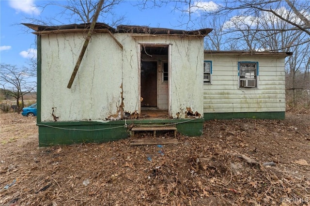 exterior space featuring an outdoor structure