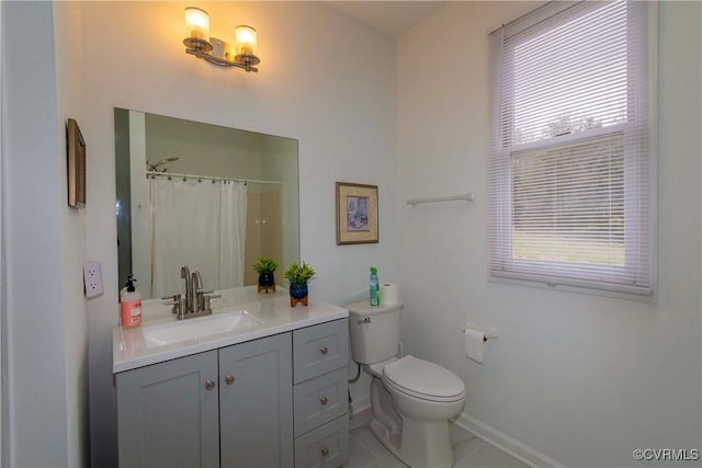 bathroom with a shower with shower curtain, baseboards, toilet, and vanity